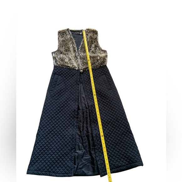 Minimalist Long Vest - Beige Faux Fur & Black Quilted | Medium - Picture 9 of 11